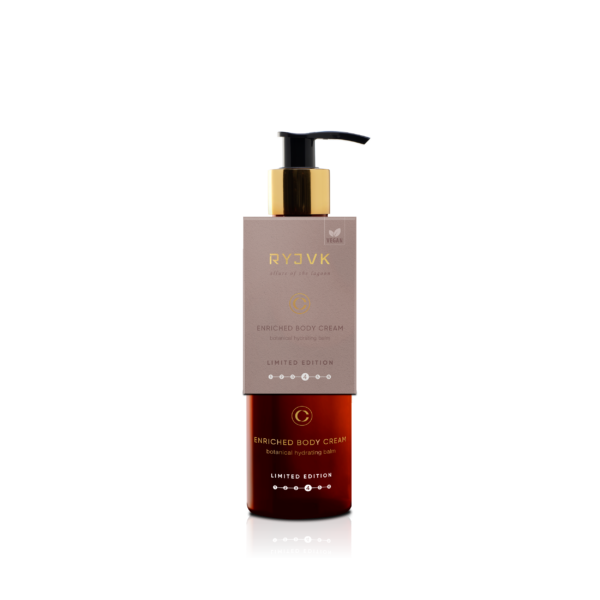 Cenzaa RYJVK Enriched Body Cream is een heerlijke bodycream die de huid beschermt tegen uitdroging.
